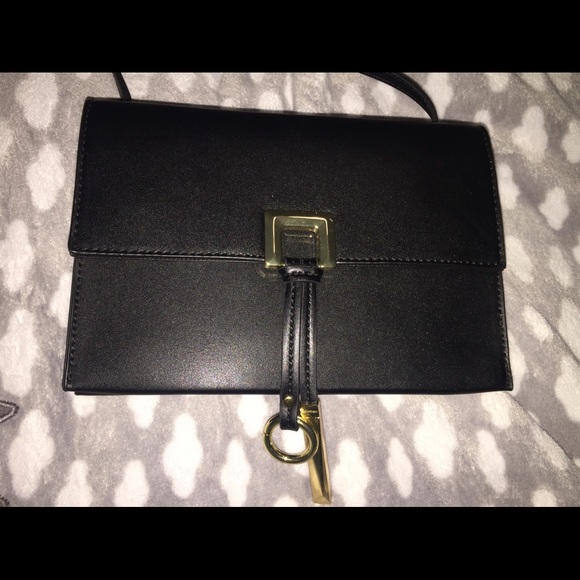Calvin Klein Handbags - Calvin Klein Purse